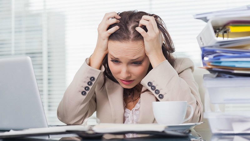 Tinh thần căng thẳng, chịu nhiều stress áp lực lớn từ công việc